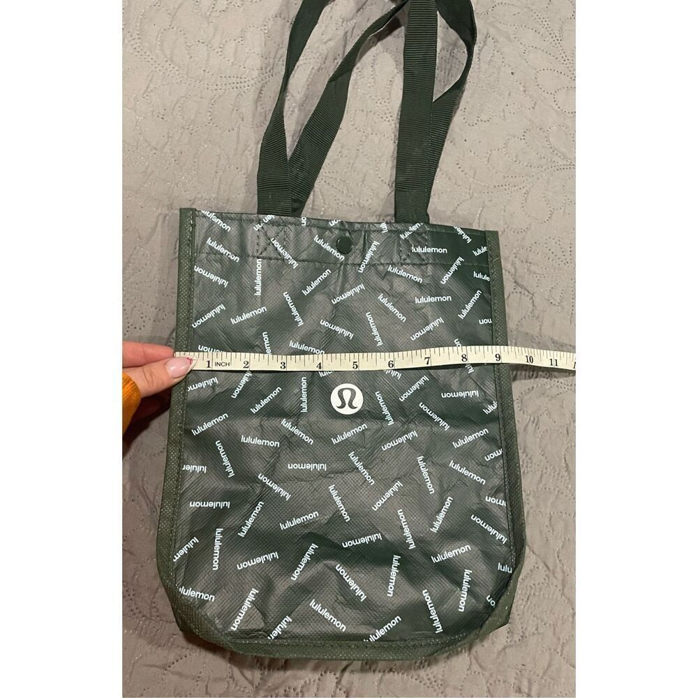 Lululemon Small Green Reusable Shopping Bag Snap